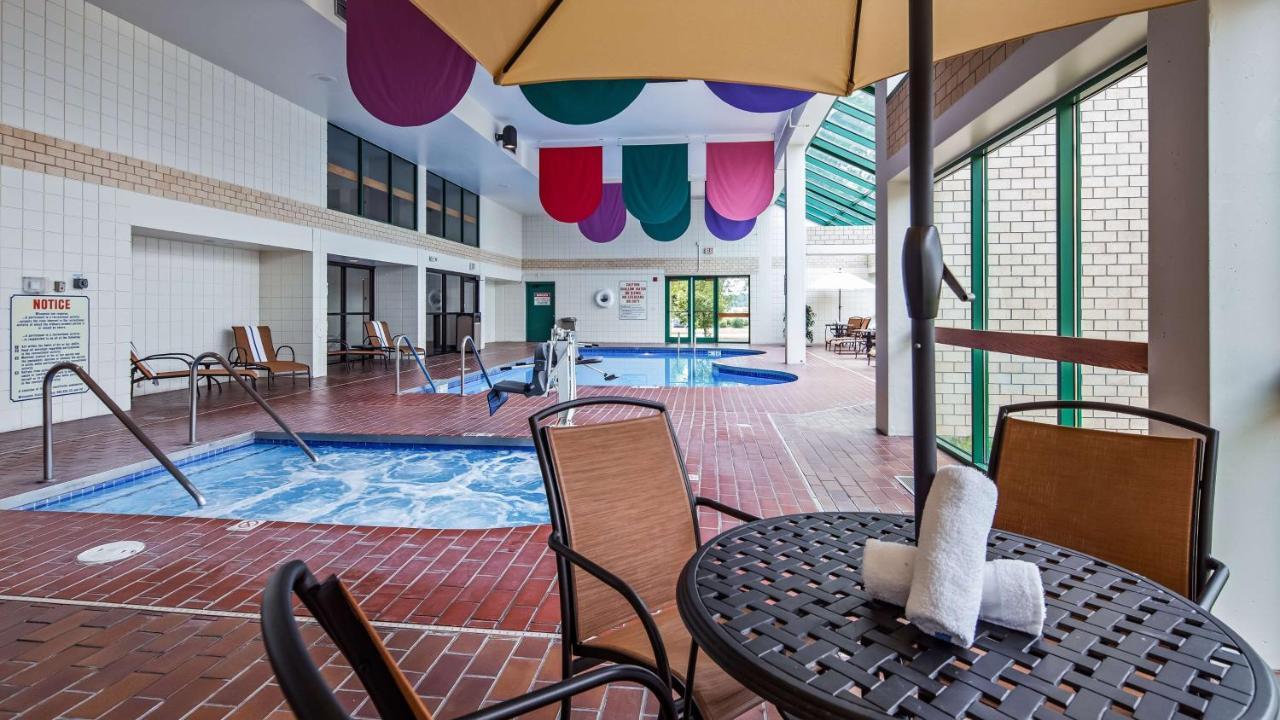 Best Western East Towne Suites Madison Buitenkant foto