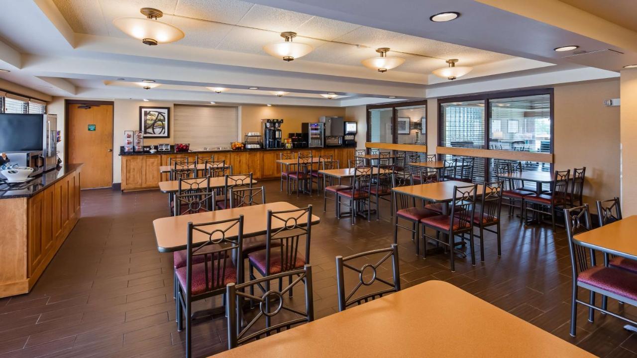 Best Western East Towne Suites Madison Buitenkant foto