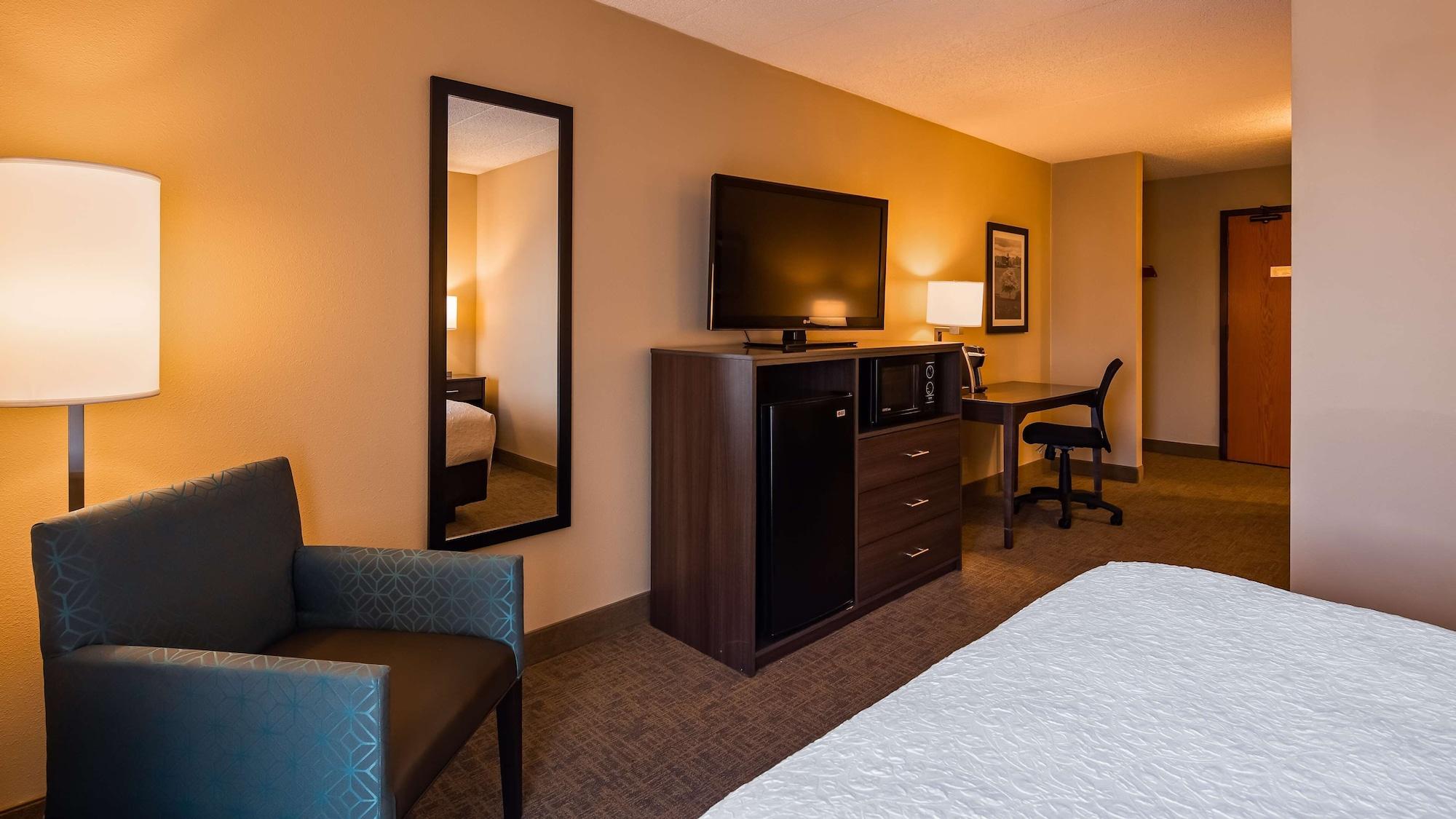 Best Western East Towne Suites Madison Buitenkant foto