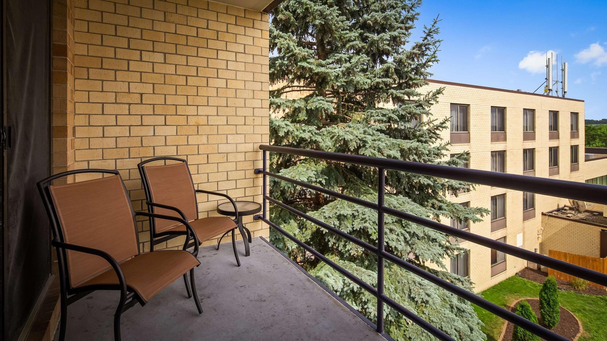 Best Western East Towne Suites Madison Buitenkant foto